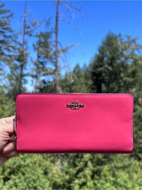 COACH Pink Smooth Leather Bifold Wallet with Silver Hardware AUTHENTIC